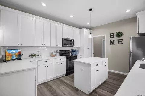 Kitchen - 17915 Rockys Cir, Lytle, TX 78052 photo 1 of 4