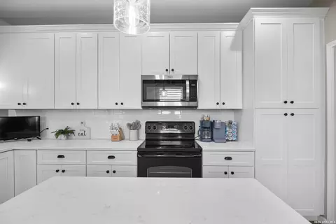 Kitchen - 17915 Rockys Cir, Lytle, TX 78052 photo 4 of 4