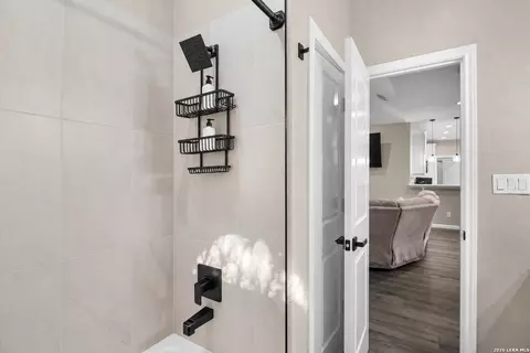 Bath - 17915 Rockys Cir, Lytle, TX 78052 photo 5 of 6