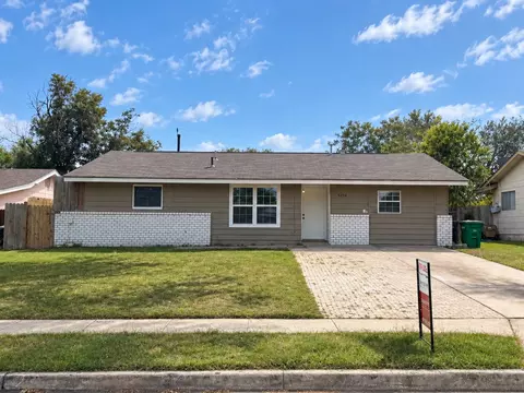 5234 Village Row, San Antonio, TX 78218