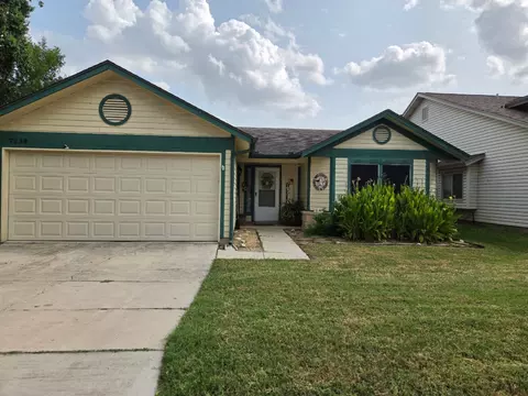 7238 Sunlit Trail Dr, San Antonio, TX 78244