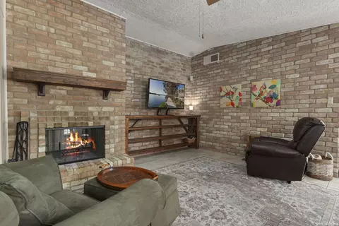10814 Oak Bank St, San Antonio, TX 78230