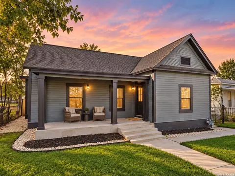 826 Dawson St, San Antonio, TX 78202