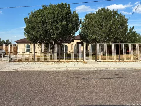 Exterior - 369 Herrera Dr, Eagle Pass, TX 78852 photo 5 of 8