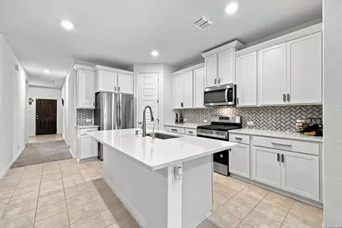 6615 Hoffman Pln, San Antonio, TX 78252