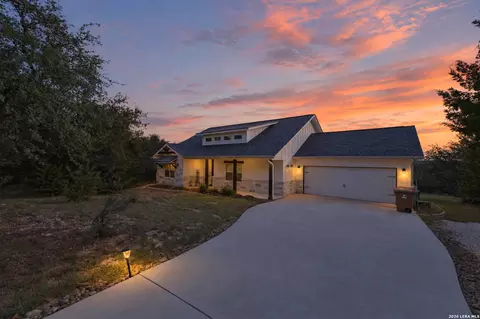 1091 Ewing Ct, Canyon Lake, TX 78133