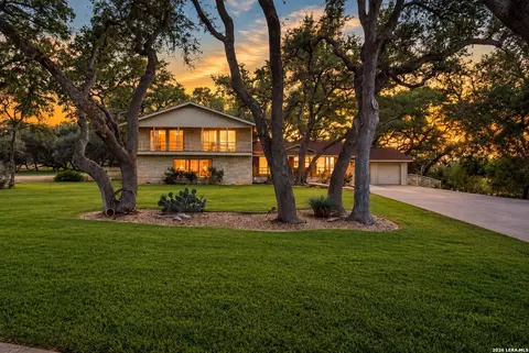 500 Kings Point Dr, Canyon Lake, TX 78133