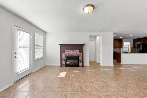 Living - 7563 Copper Kettle, Converse, TX 78109 photo 3 of 7