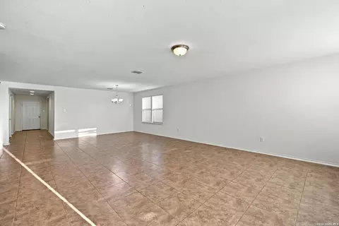 Living - 7563 Copper Kettle, Converse, TX 78109 photo 6 of 7