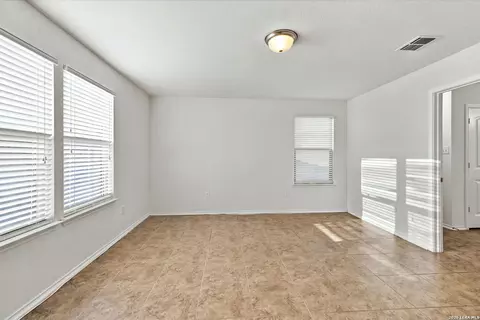 Living - 7563 Copper Kettle, Converse, TX 78109 photo 7 of 7