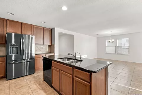Kitchen - 7563 Copper Kettle, Converse, TX 78109 photo 9 of 10