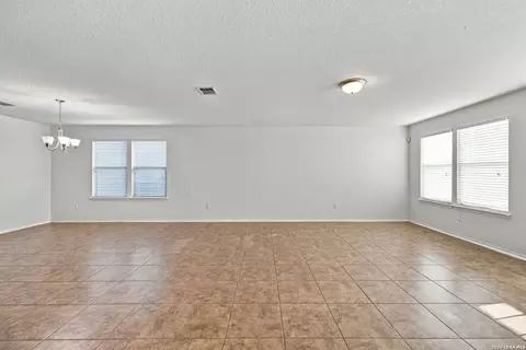Living - 7563 Copper Kettle, Converse, TX 78109 photo 5 of 7