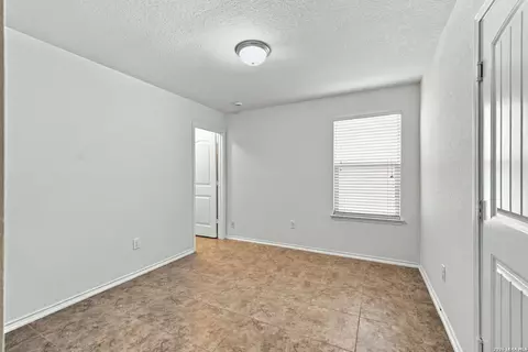 Bedroom - 7563 Copper Kettle, Converse, TX 78109 photo 5 of 6