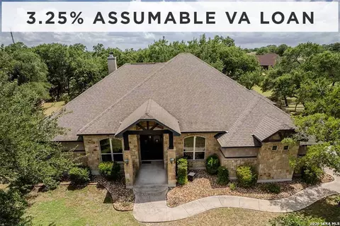 105 Elk Run, La Vernia, TX 78121