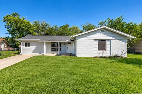 606 Palm Grv, San Antonio, TX 78227