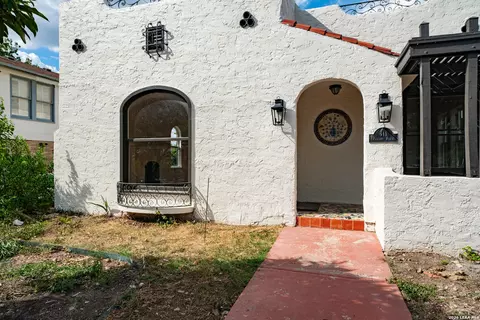 411 Parland Pl, San Antonio, TX 78209