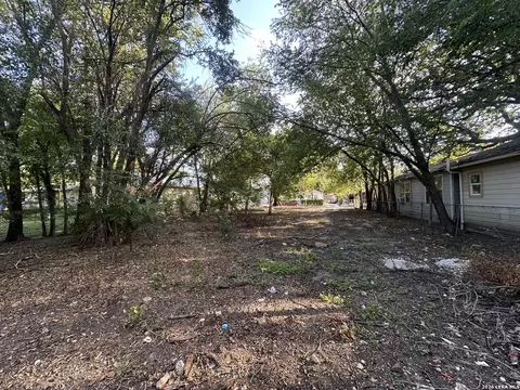 2807 Roselawn Rd, San Antonio, TX 78226