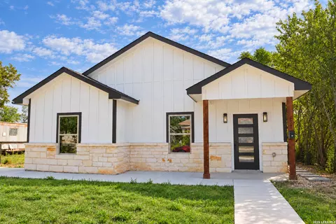 237 Avenue D, Poteet, TX 78065