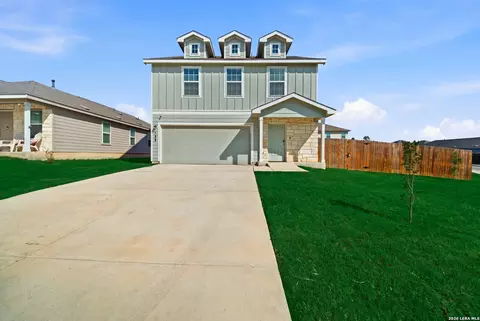 723 Pelican Lndg, San Antonio, TX 78221