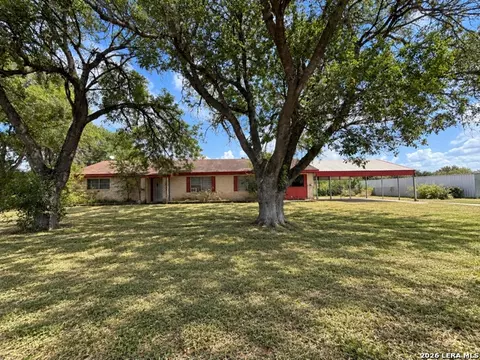 30 County Road 245, Gonzales, TX 78629