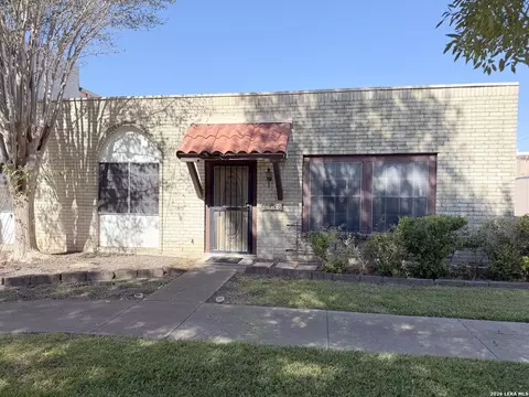 6830 Crown Rdg, San Antonio, TX 78239