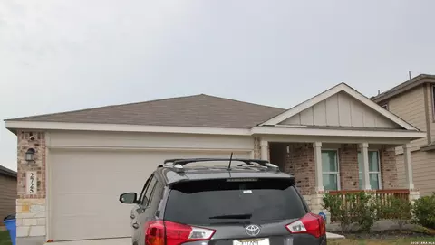 2725 Nueva Cordova, Seguin, TX 78155