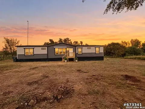 195 Karisch Rd, La Grange, TX 78945