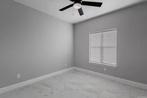 Bedroom - 1096 Colon Ln, Eagle Pass, TX 78852 photo 2 of 6