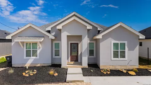 Exterior - 1096 Colon Ln, Eagle Pass, TX 78852 photo 2 of 2