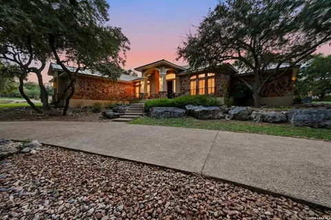 7703 Secretariat Ln, Fair Oaks Ranch, TX 78015