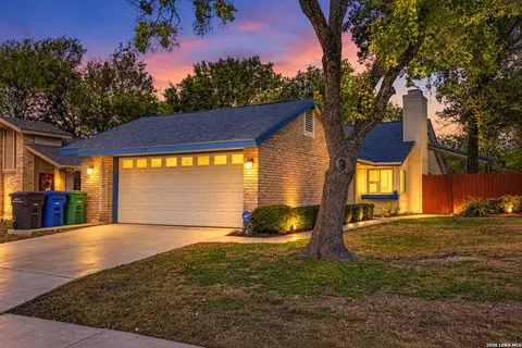 5559 Kissing Oak St, San Antonio, TX 78247