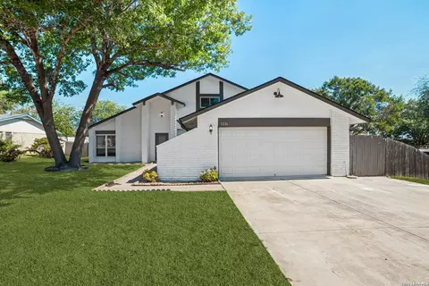 1226 Hayloft Ln, San Antonio, TX 78245