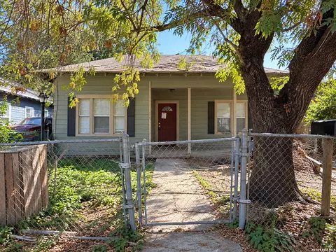 114 Adaes Ave, San Antonio, TX 78207