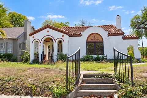 1944 W W Smt, San Antonio, TX 78201