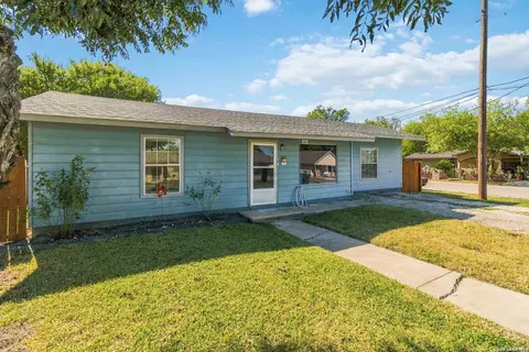 160 S Krueger Ave, New Braunfels, TX 78130