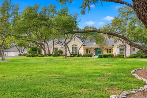 319 Hyacinth Ln, San Antonio, TX 78260