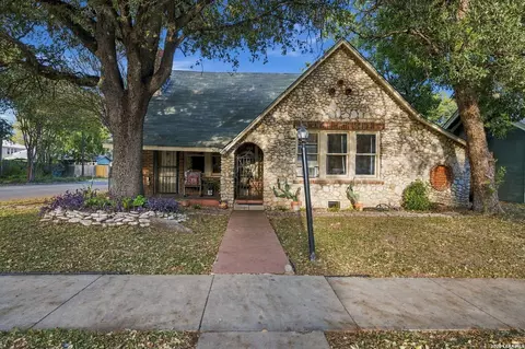 502 Adams St, San Antonio, TX 78210
