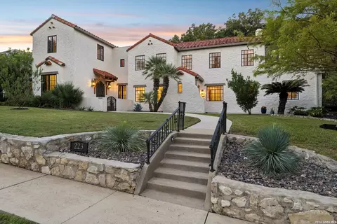 223 Cloverleaf Ave, Alamo Heights, TX 78209