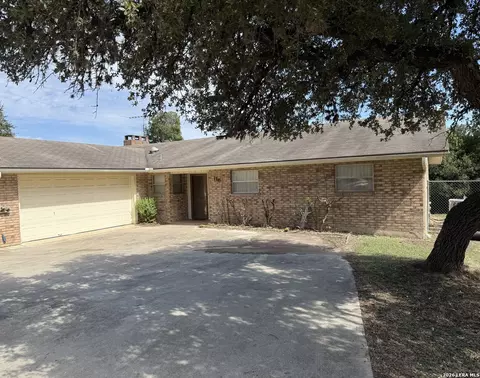 116 Creekview, Canyon Lake, TX 78133