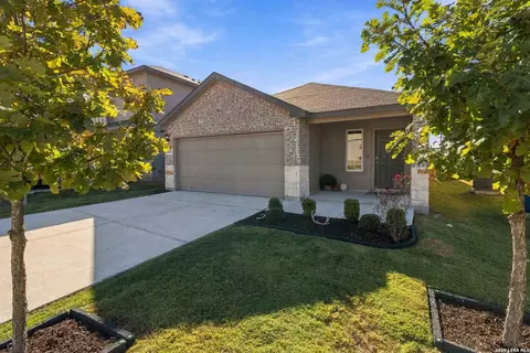 4820 Cork Xing, New Braunfels, TX 78130