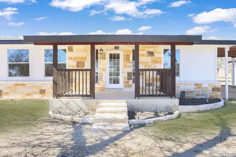 Exterior - 620 County Road 6846, Lytle, TX 78052 photo 4 of 6