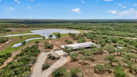 510 County Road 336, Charlotte, TX 78011