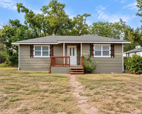 433 W Wright Blvd, Universal City, TX 78148