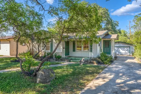 165 W Mandalay Dr, San Antonio, TX 78212