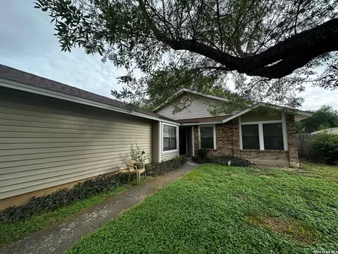 290 Burlington Dr, San Antonio, TX 78245