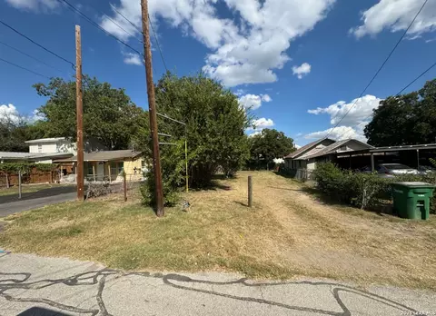 120 Pioneer Rd, San Antonio, TX 78210