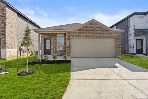 12418 Berg Hls, San Antonio, TX 78252