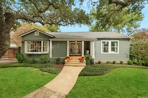 215 Brightwood Pl, San Antonio, TX 78209
