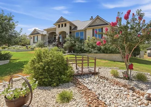 5747 High Forest Dr, New Braunfels, TX 78132