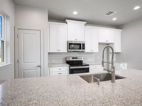 Kitchen - 14657 Main, Lytle, TX 78052 photo 1 of 1